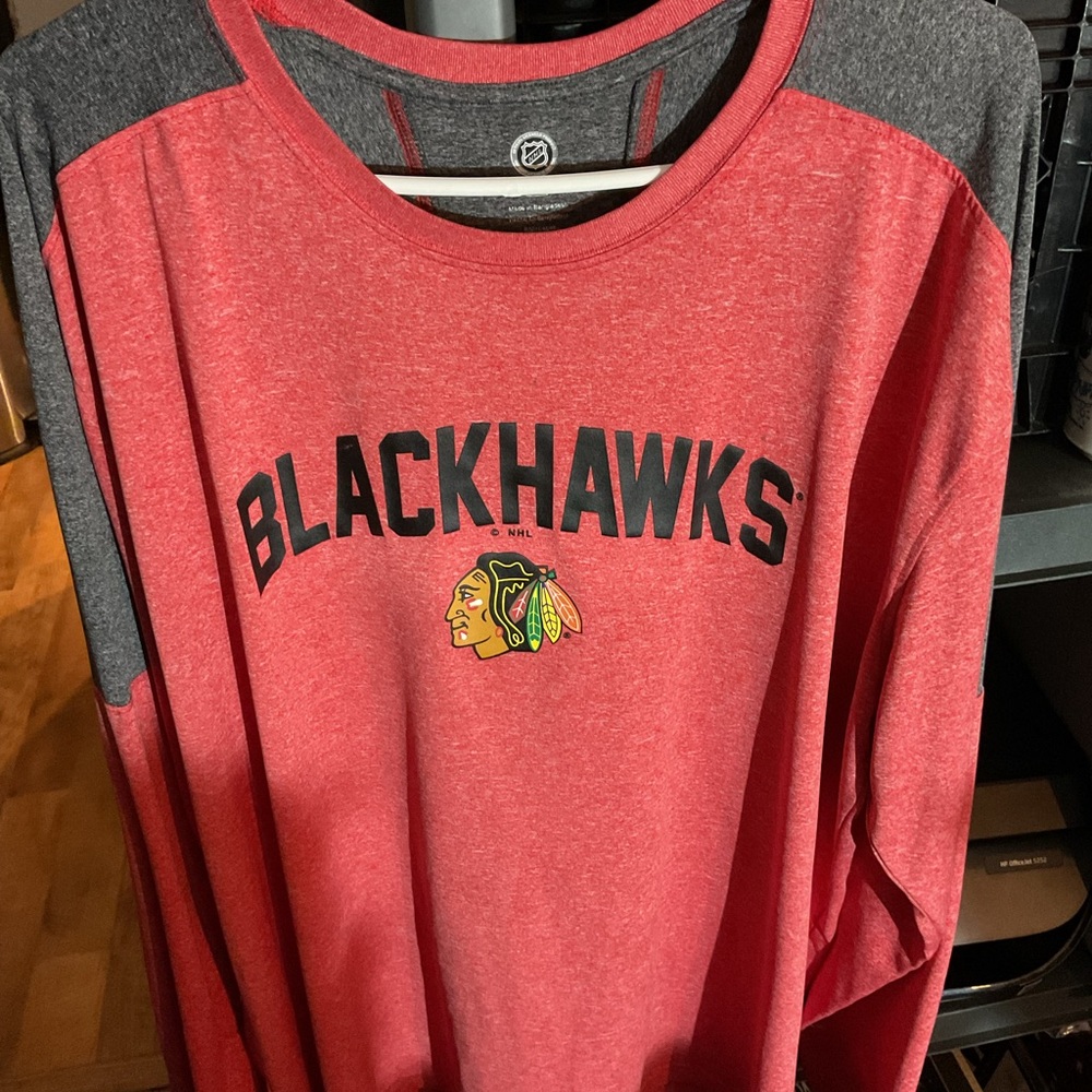 NHL Blackhawks Red & Gray Long Sleeve Crew Size XXL
